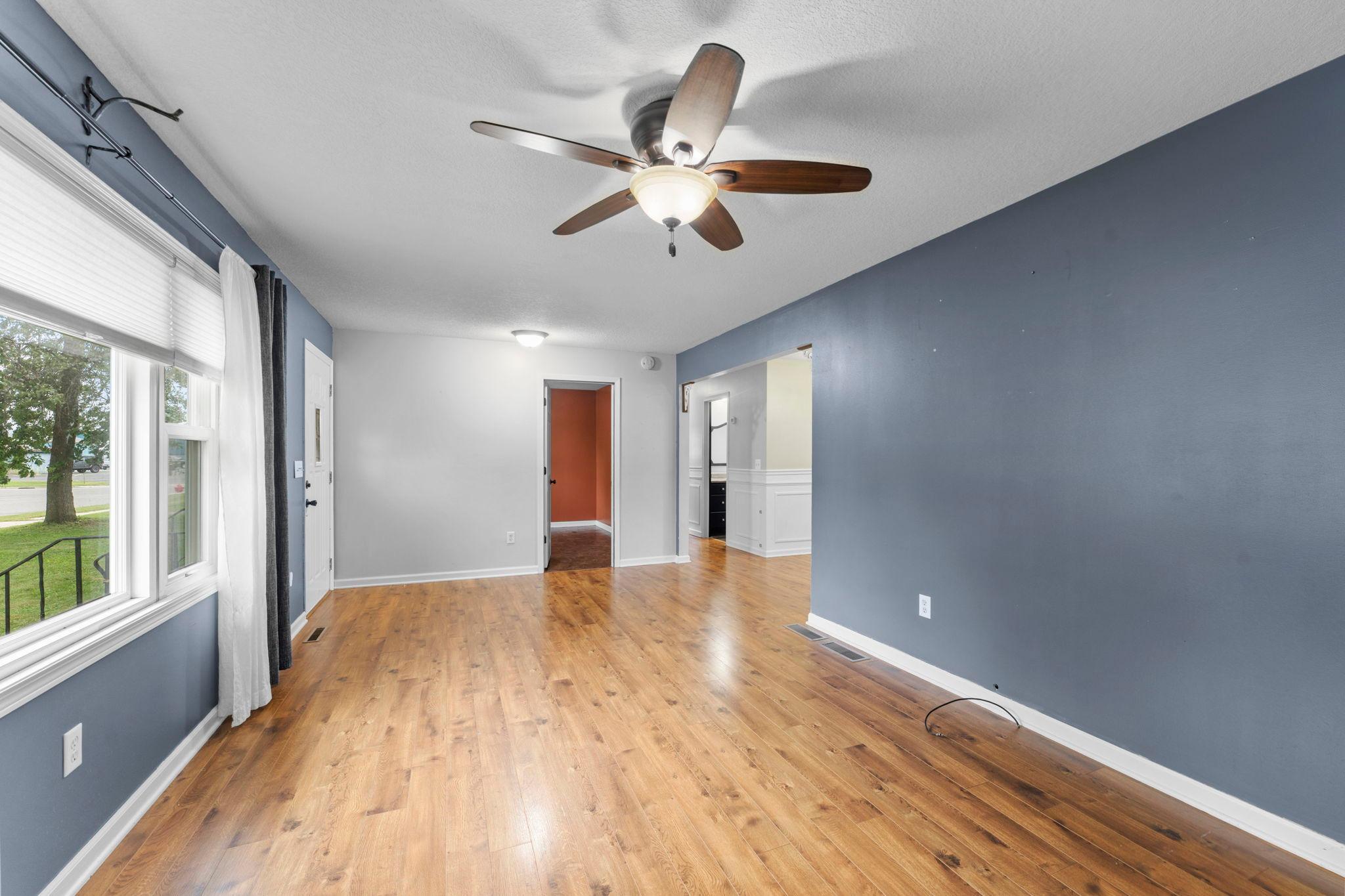 135 Davis Street S Property Photo 11