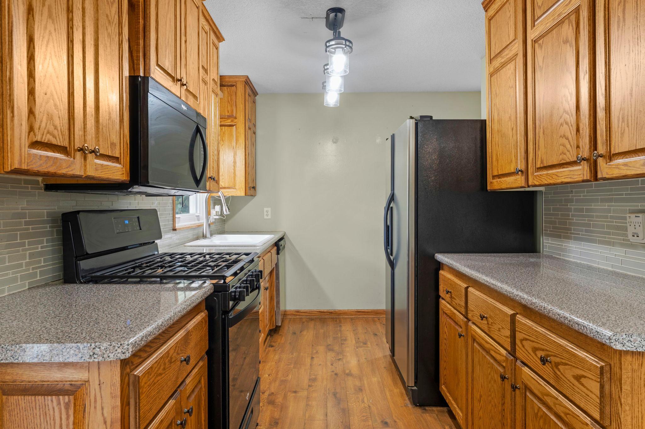135 Davis Street S Property Photo 17