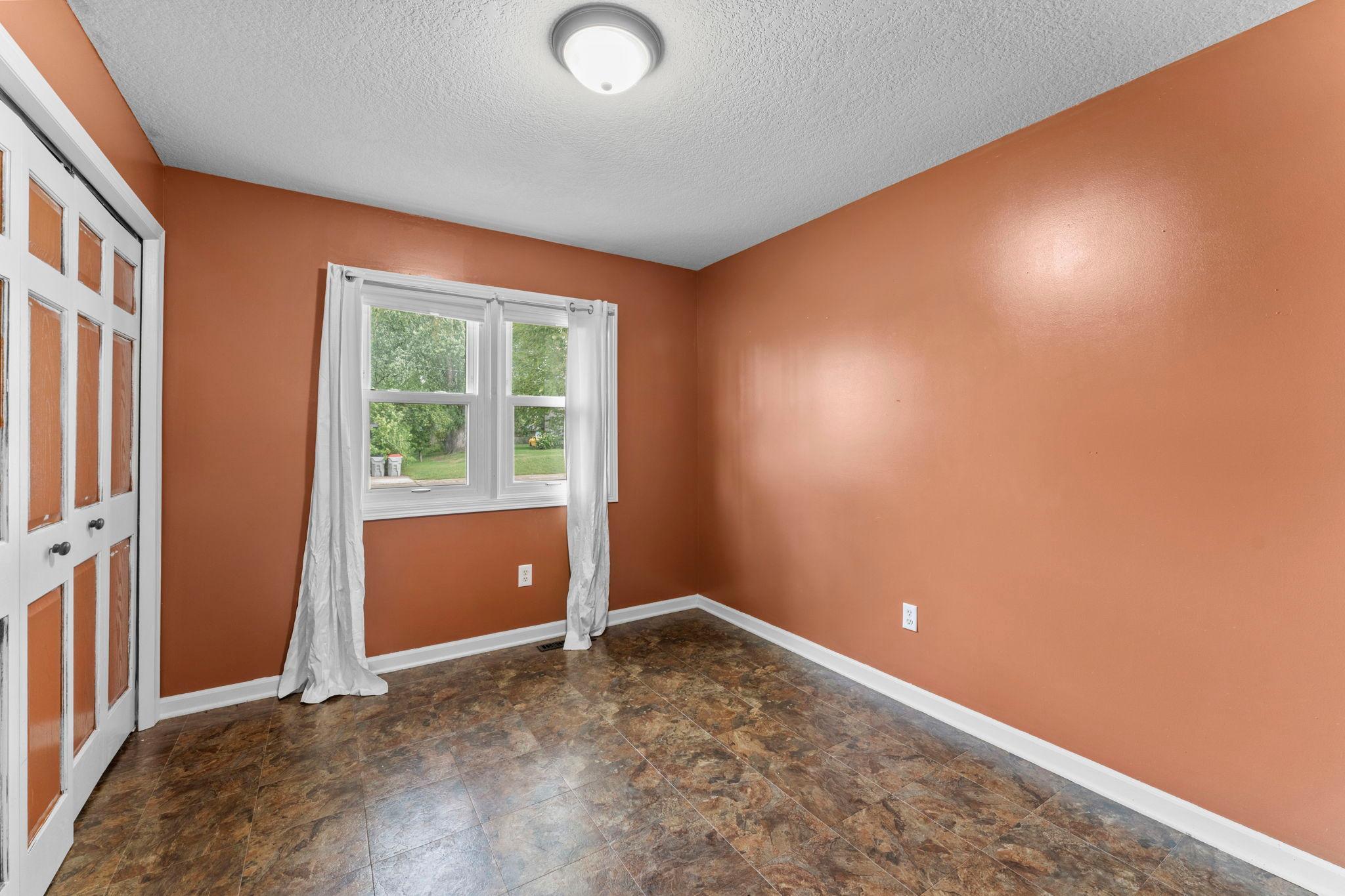 135 Davis Street S Property Photo 21