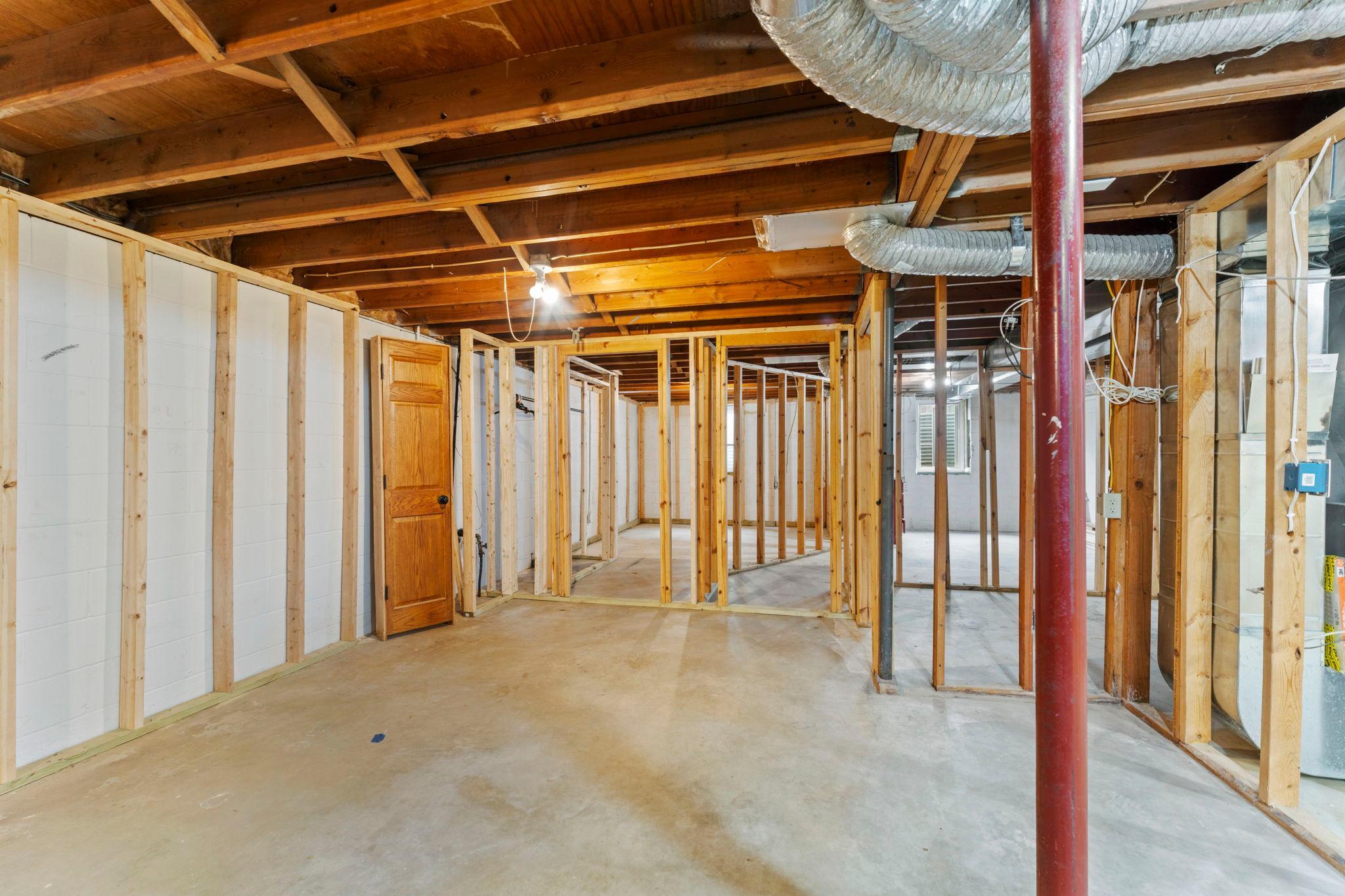 135 Davis Street S Property Photo 31