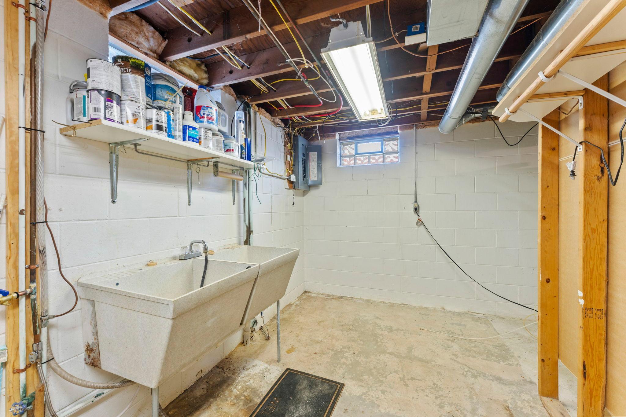 135 Davis Street S Property Photo 35