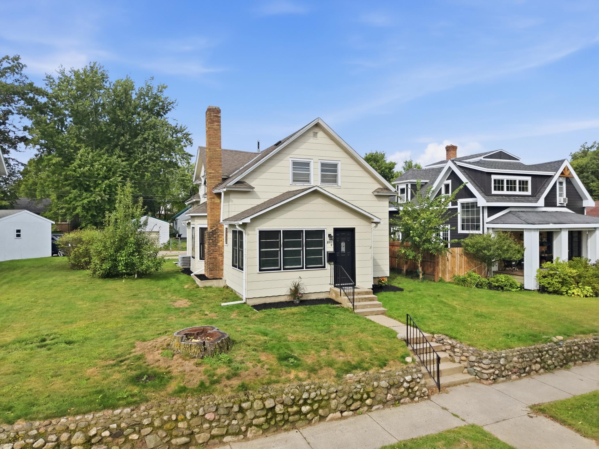 511 8th Street Ne Property Photo 1