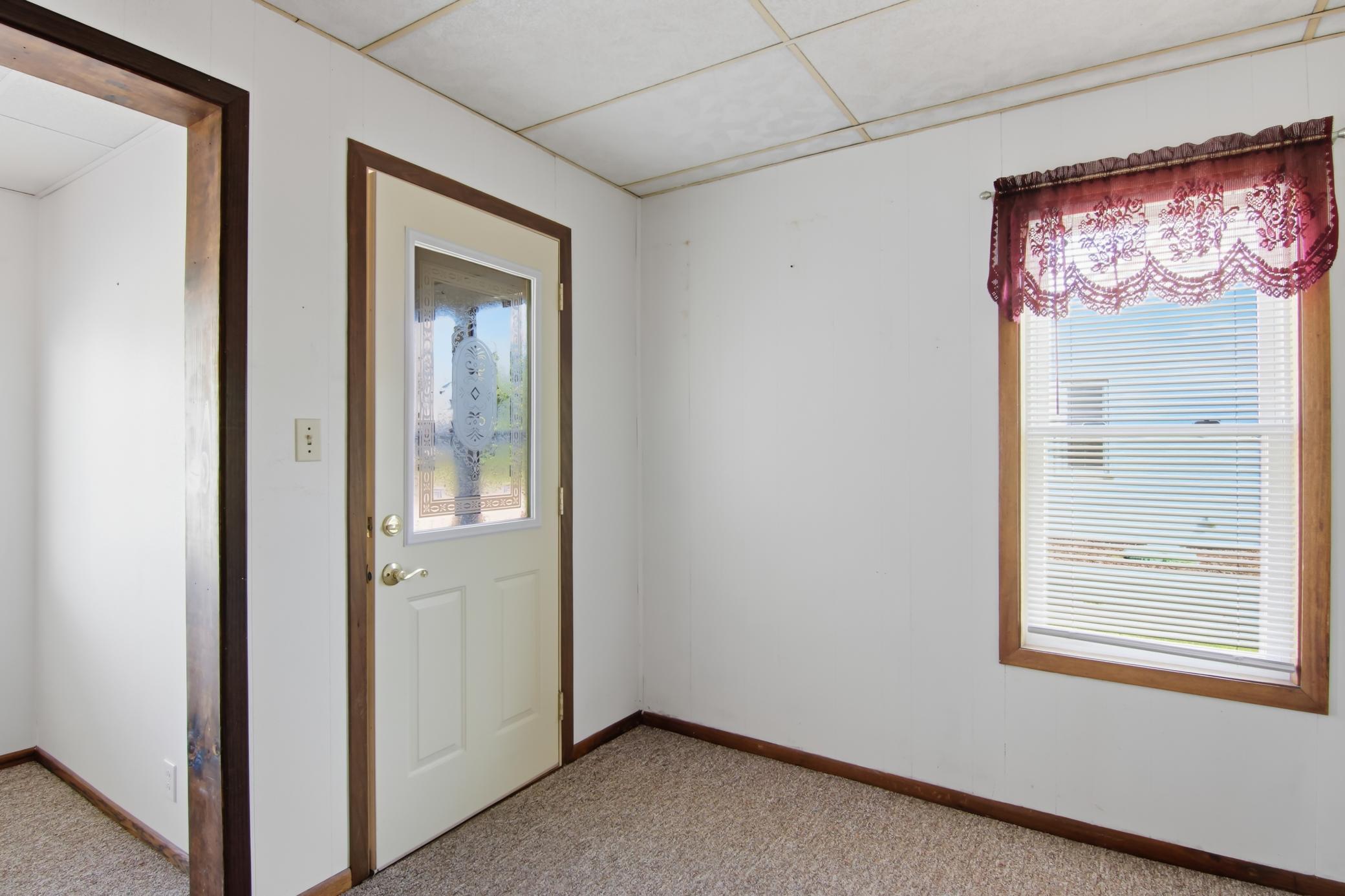 50476 S 2nd Street Property Photo 6