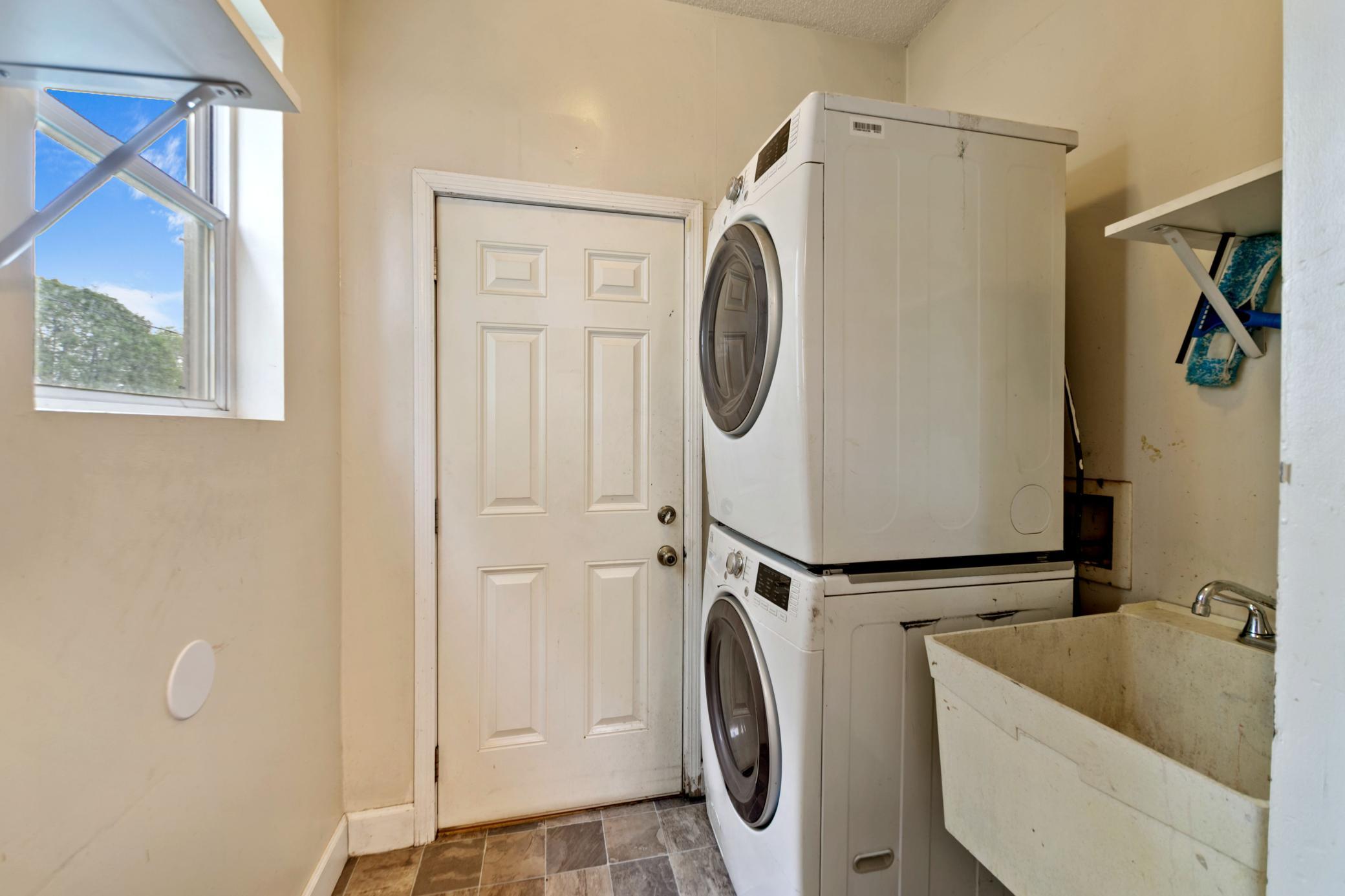 985 5th Street E Property Photo 13