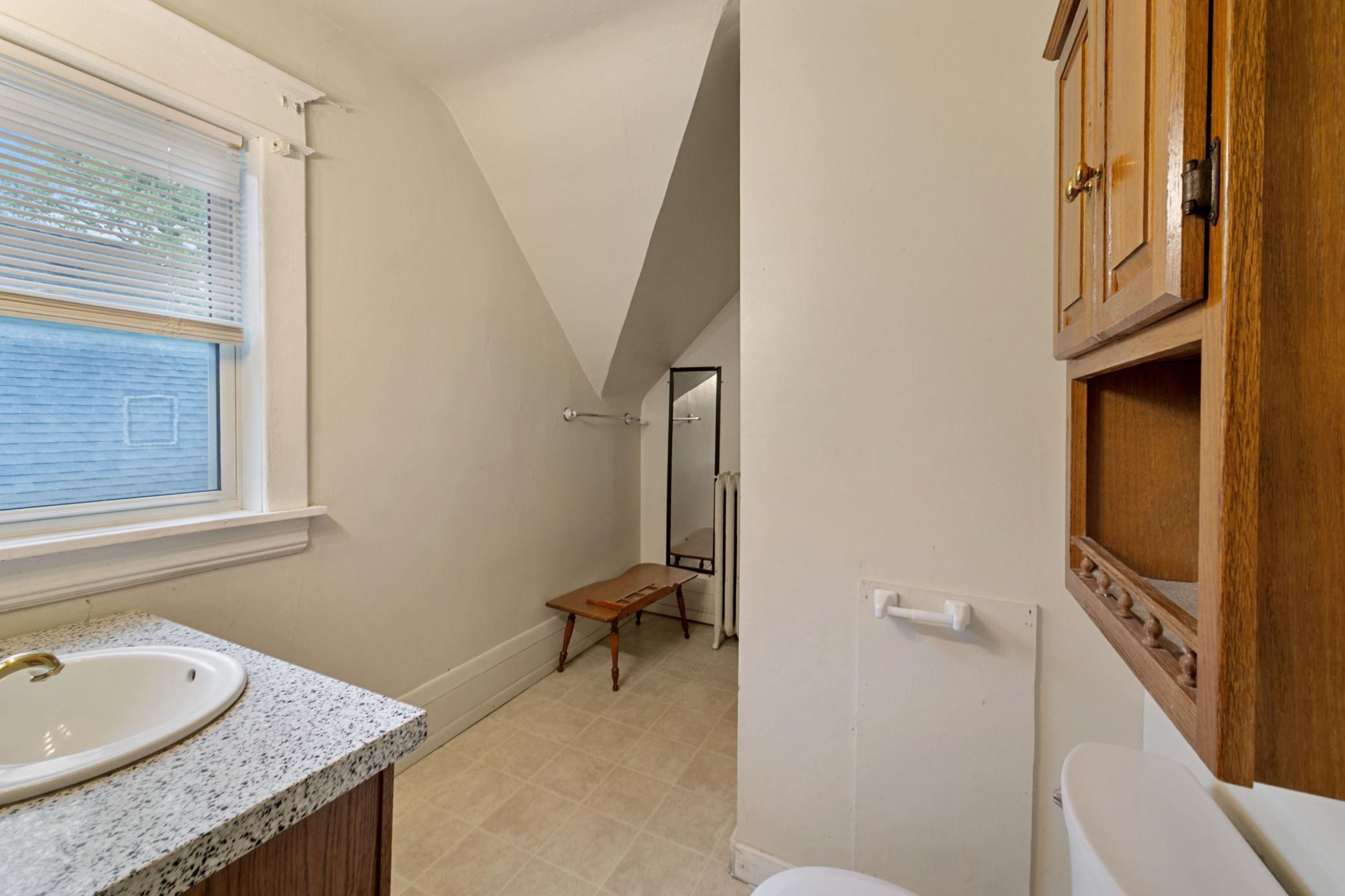 985 5th Street E Property Photo 14