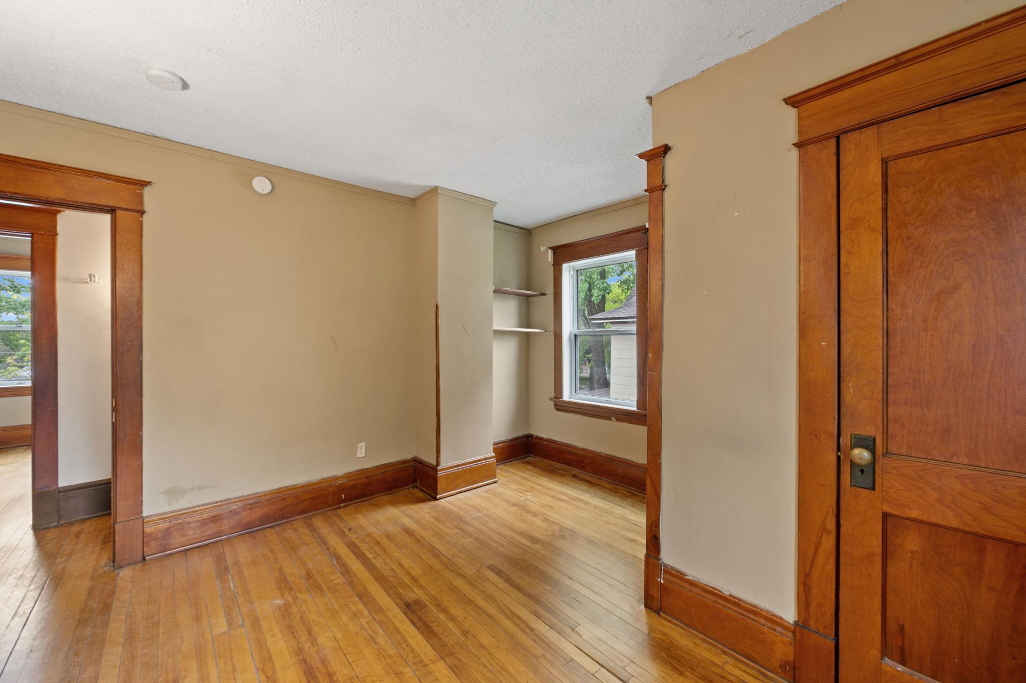 985 5th Street E Property Photo 15
