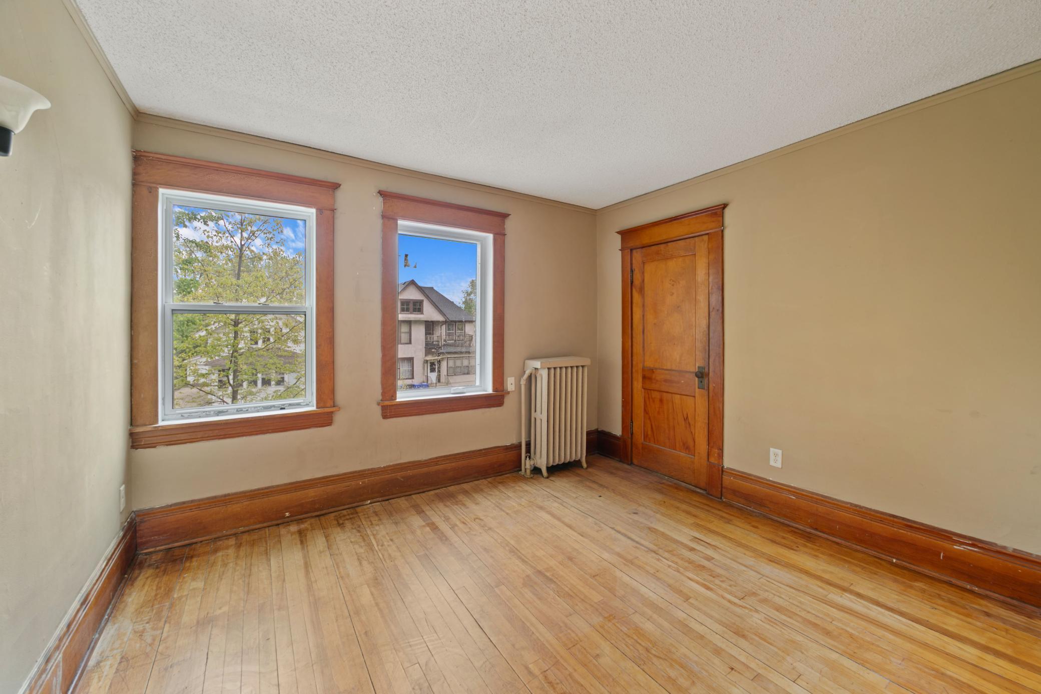985 5th Street E Property Photo 19