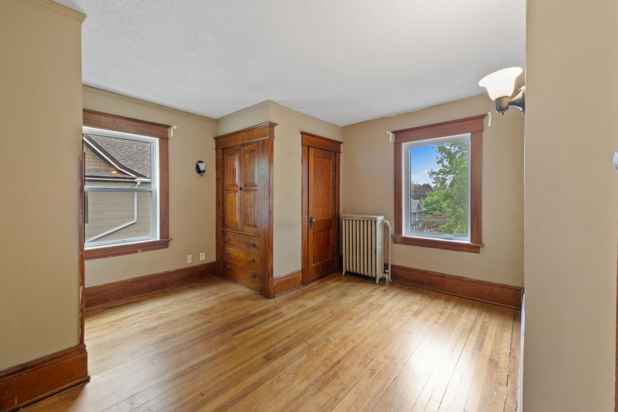 985 5th Street E Property Photo 20