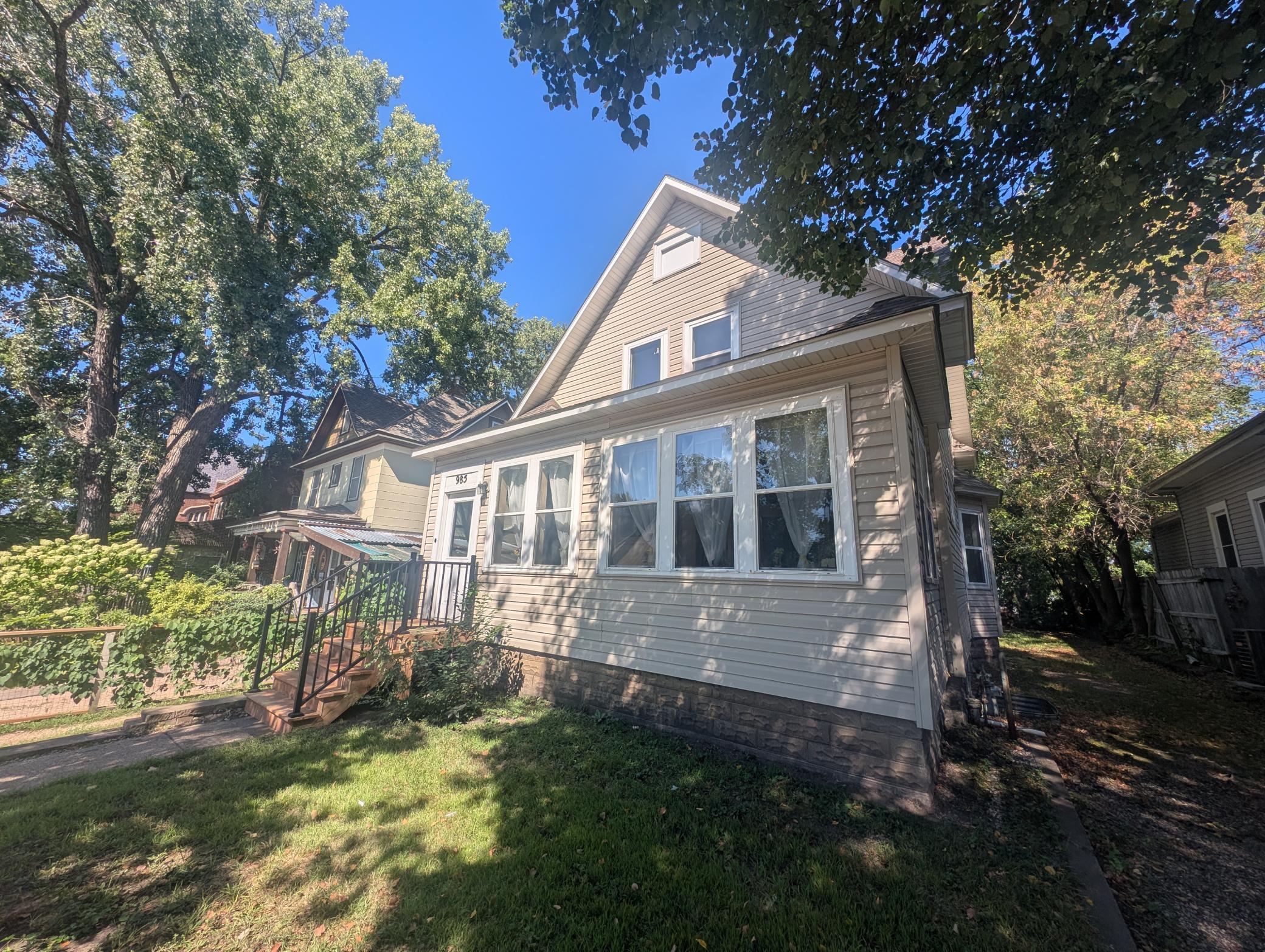 985 5th Street E Property Photo 25