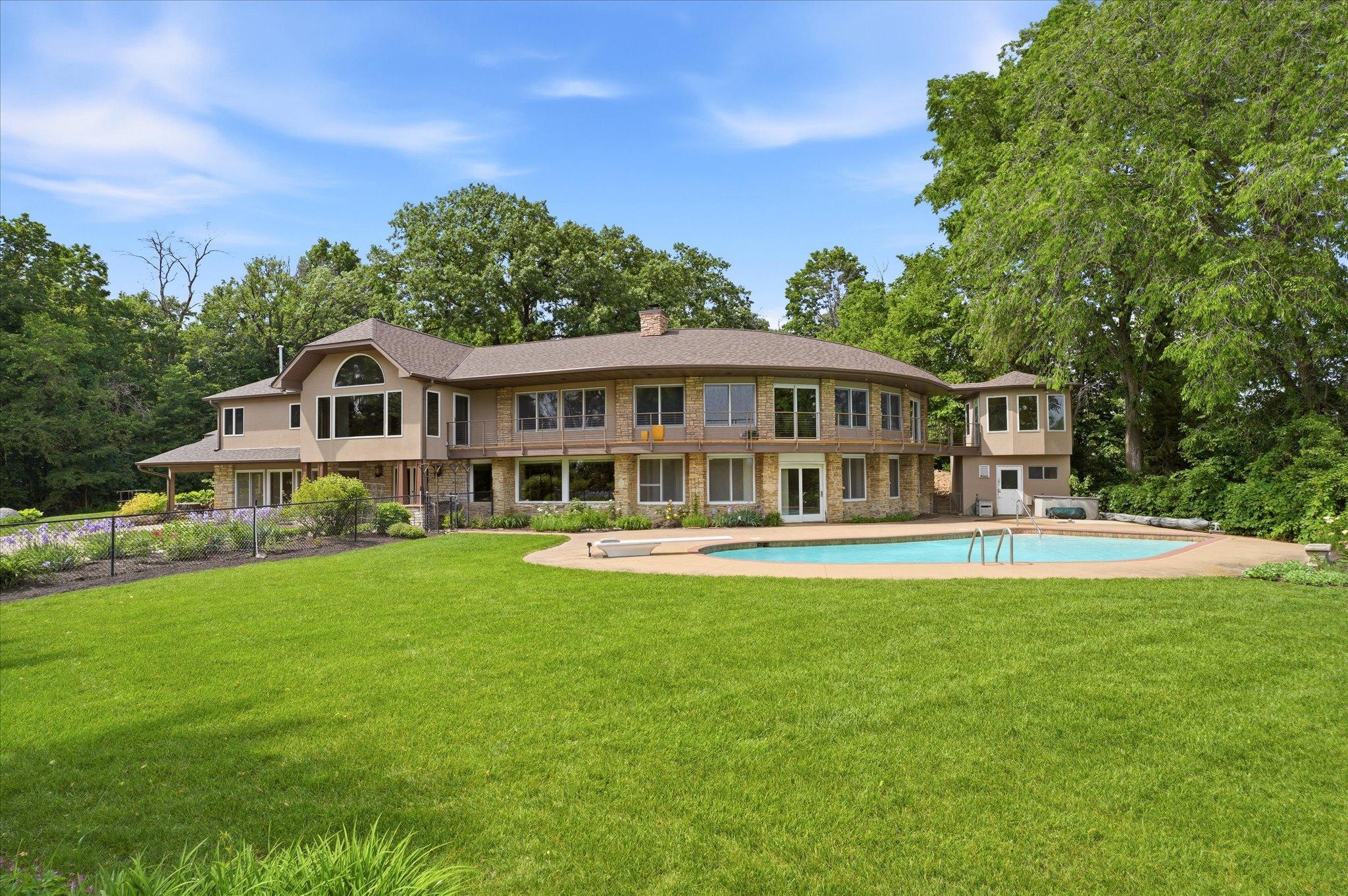 10129 Eden Prairie Road Property Photo 1