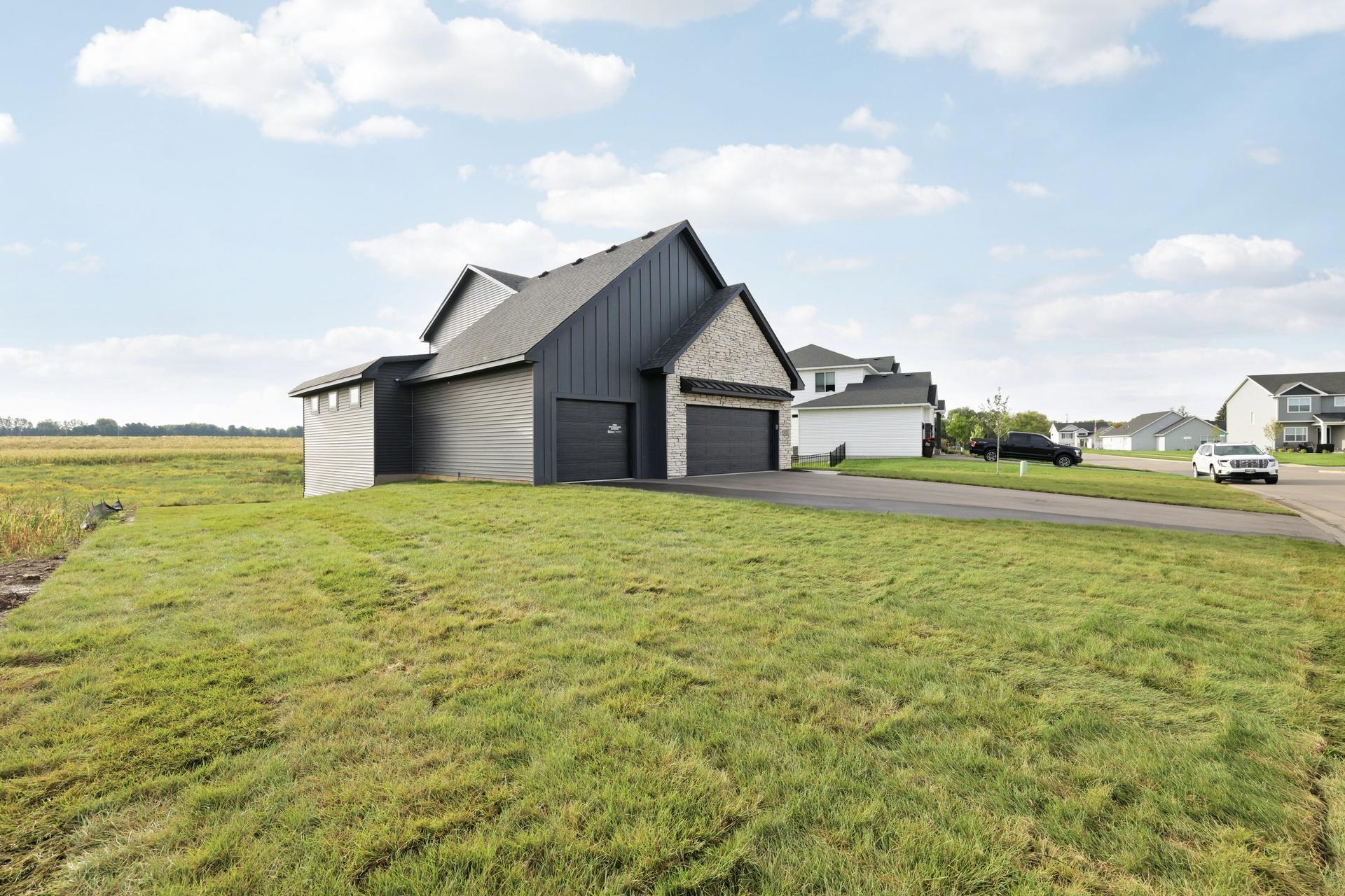 470 Sea Wing Boulevard Property Photo 4