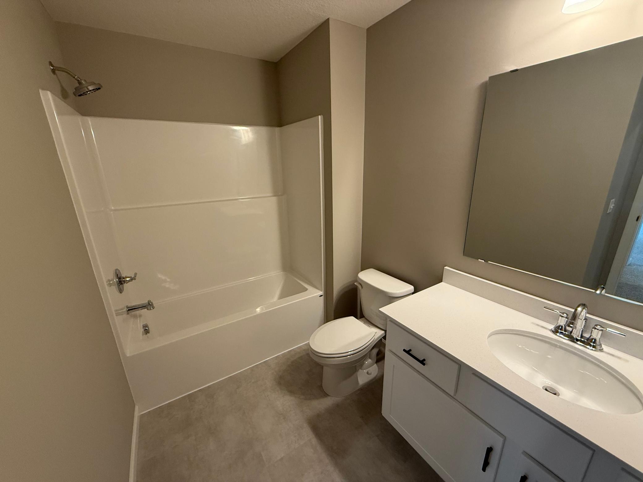 2742 Ivan Avenue Ne Property Photo 18