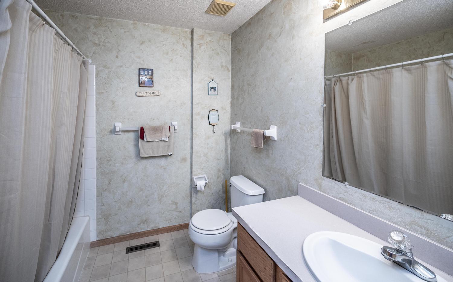 15288 Chokecherry Avenue Property Photo 14