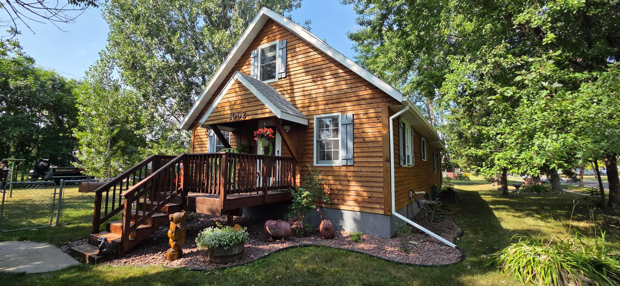 1002 9th Avenue Property Photo 1