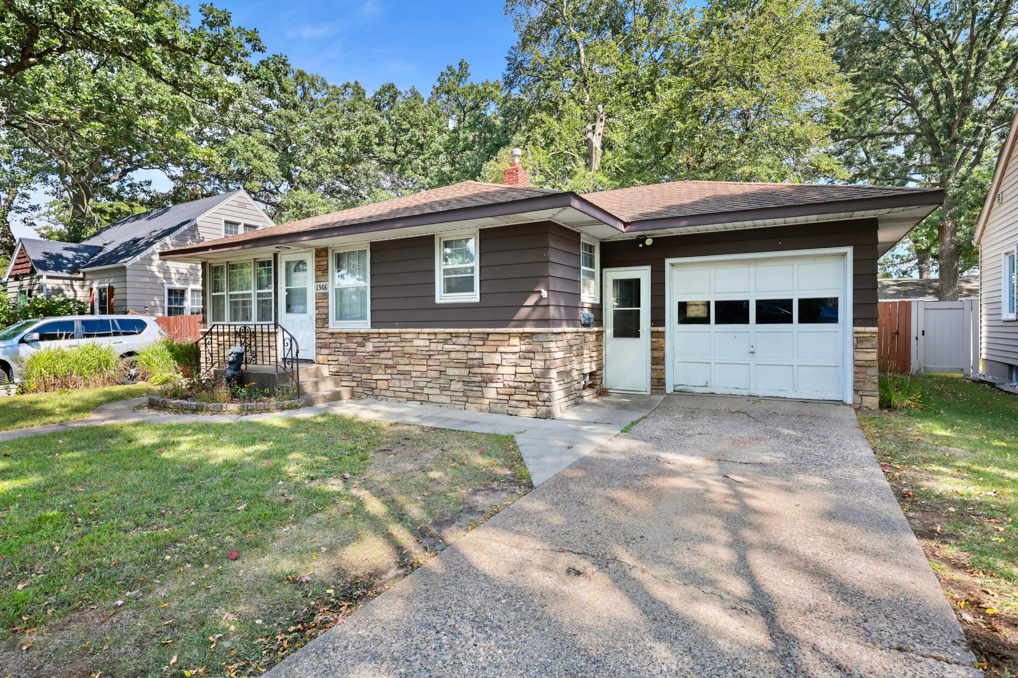1506 8th Avenue N Property Photo 2