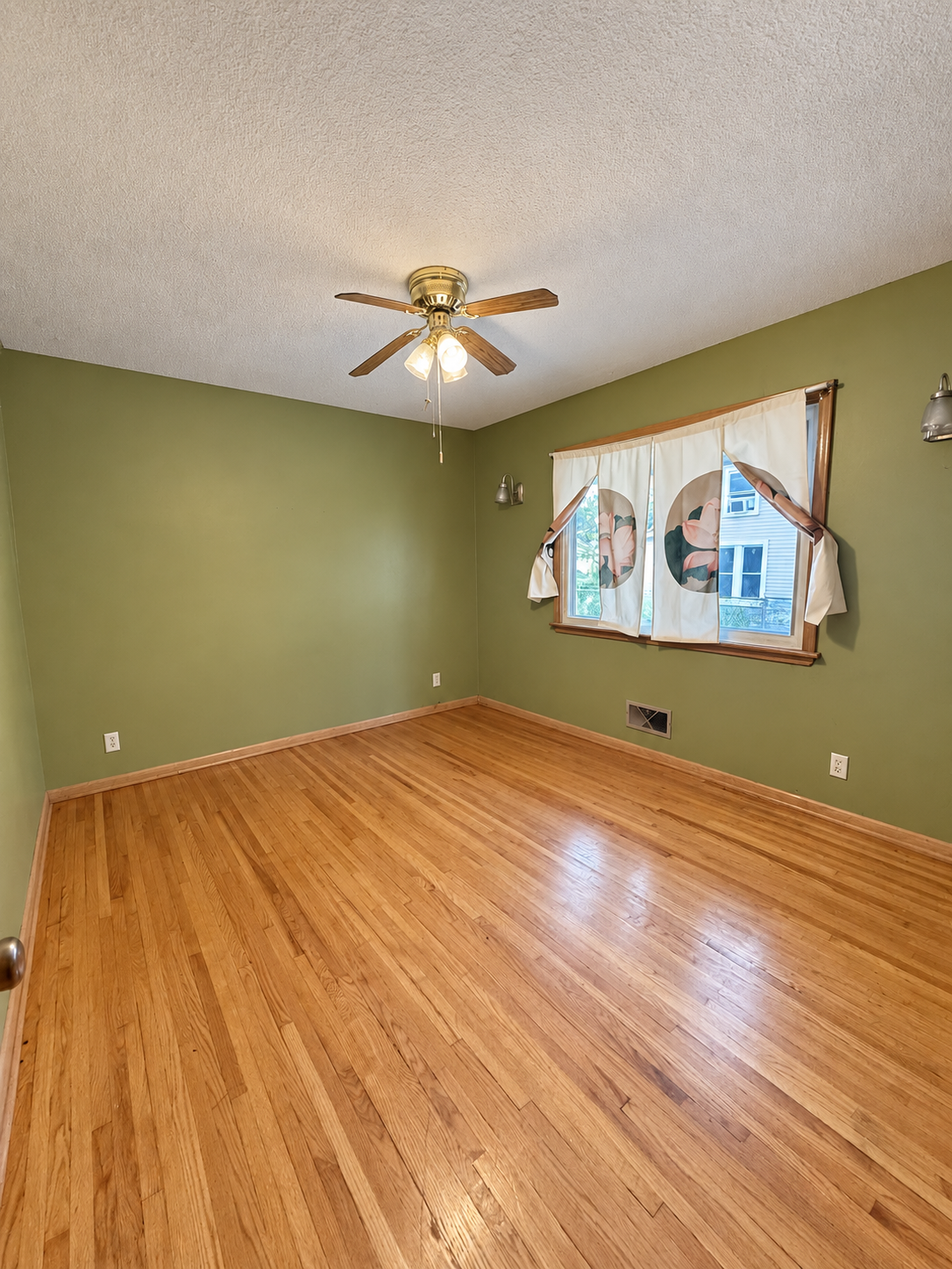 1894 Minnehaha Avenue E Property Photo 11
