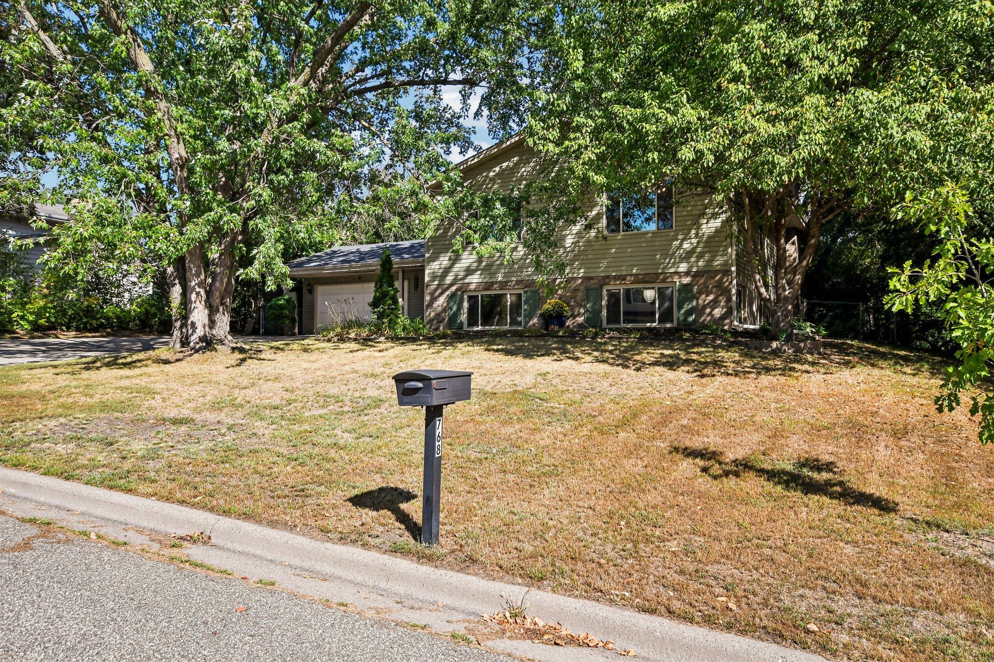 767 Eldridge Avenue E Property Photo 3