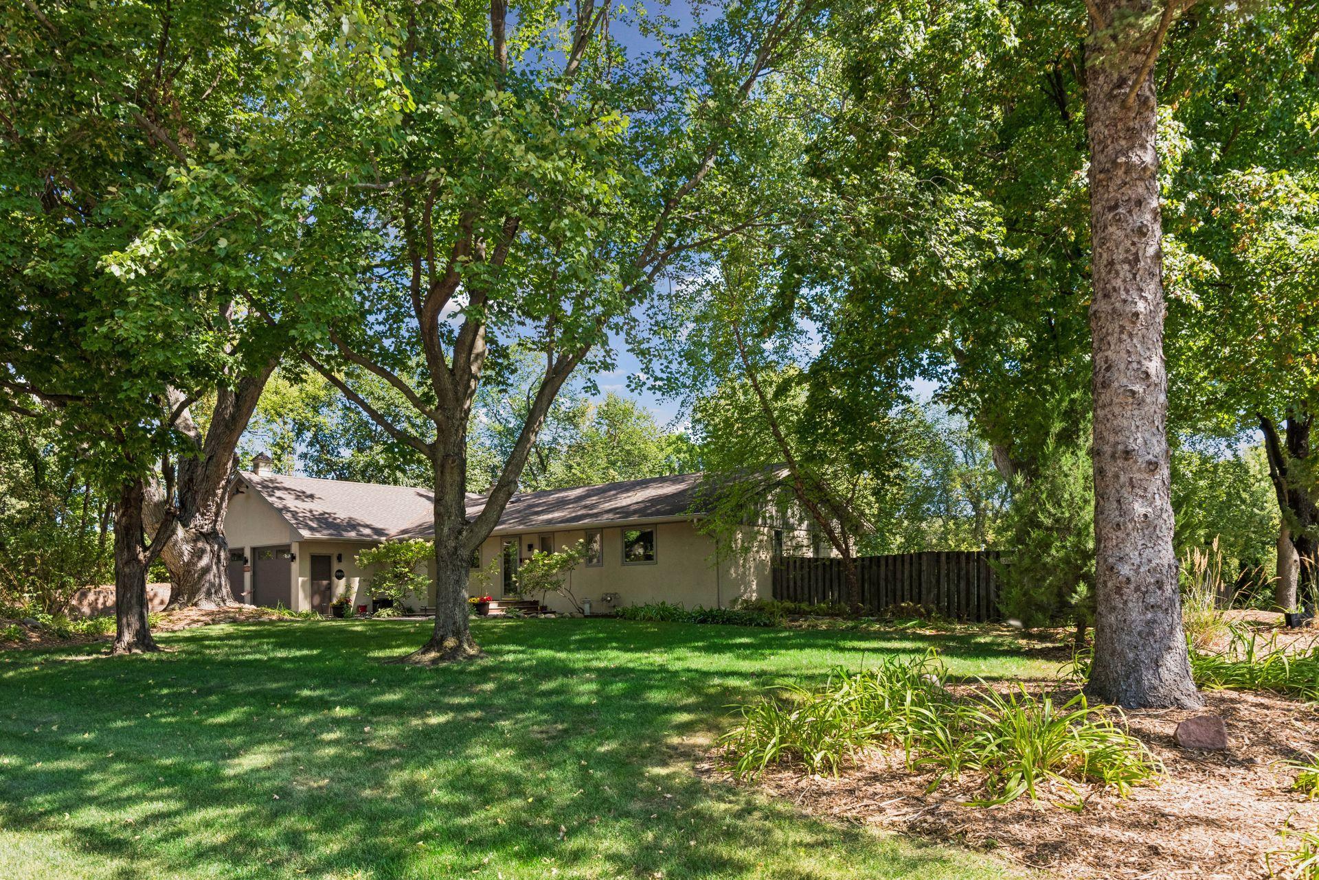 15509 Holdridge Road E Property Photo 2