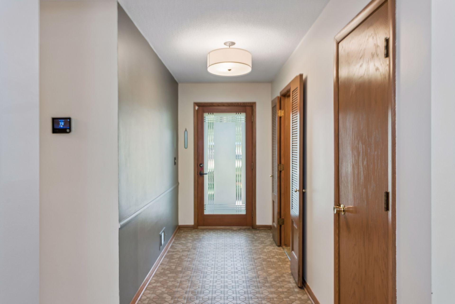 15509 Holdridge Road E Property Photo 6