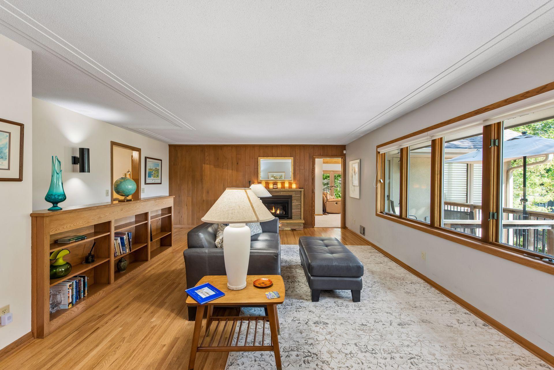 15509 Holdridge Road E Property Photo 11