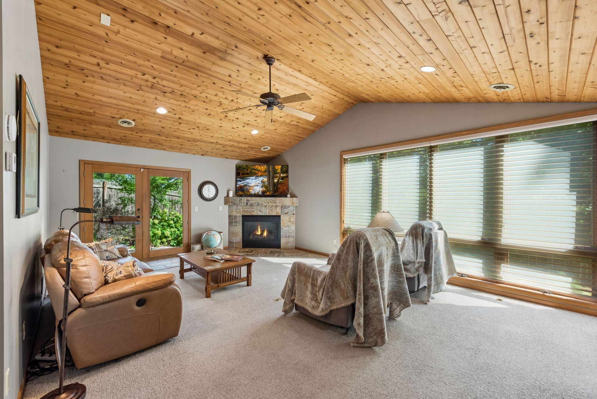 15509 Holdridge Road E Property Photo 21