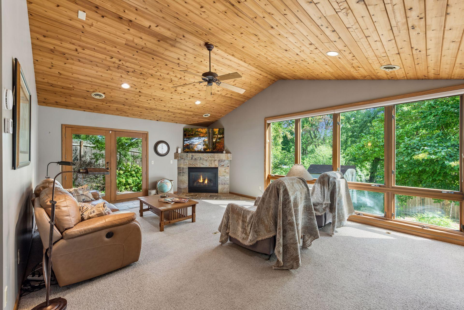 15509 Holdridge Road E Property Photo 22