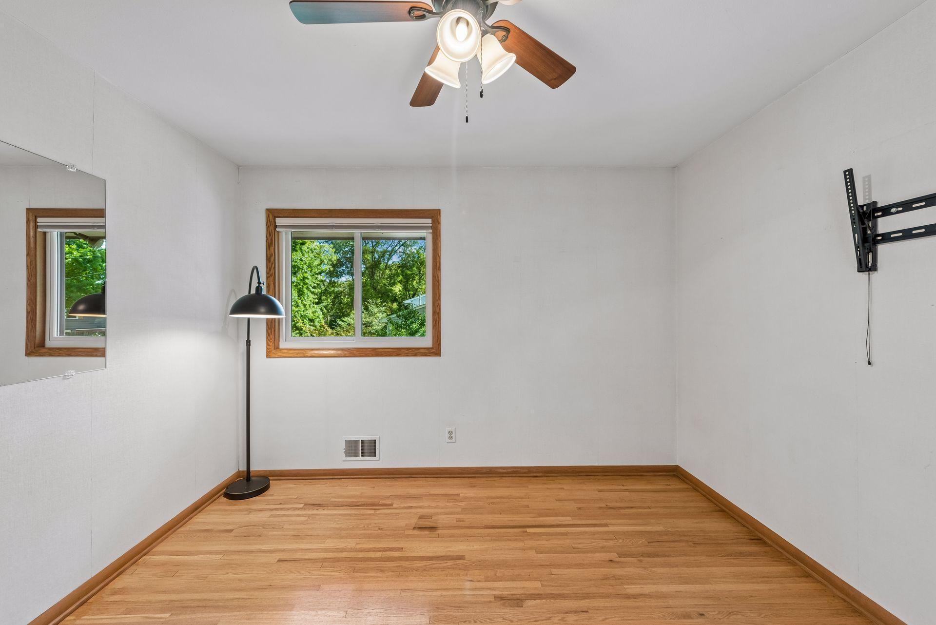 15509 Holdridge Road E Property Photo 31