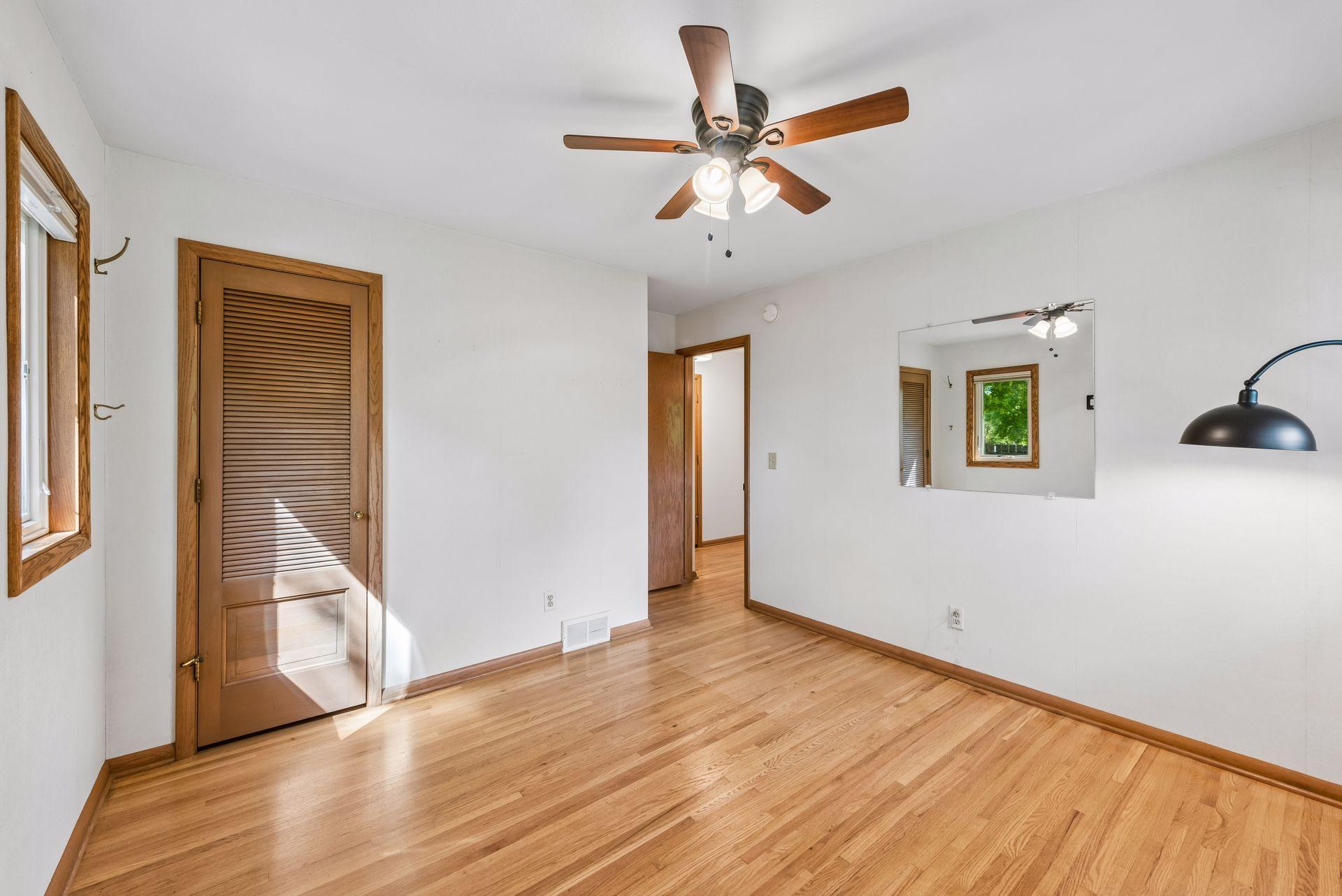 15509 Holdridge Road E Property Photo 32