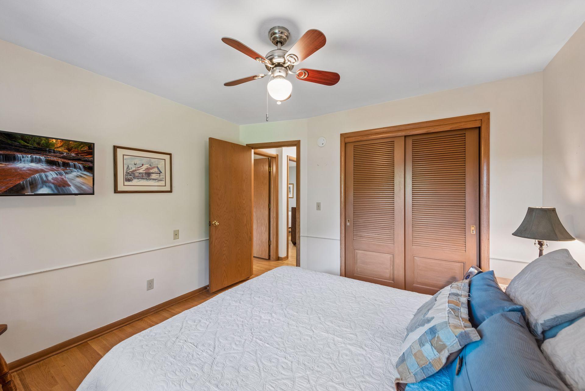 15509 Holdridge Road E Property Photo 34