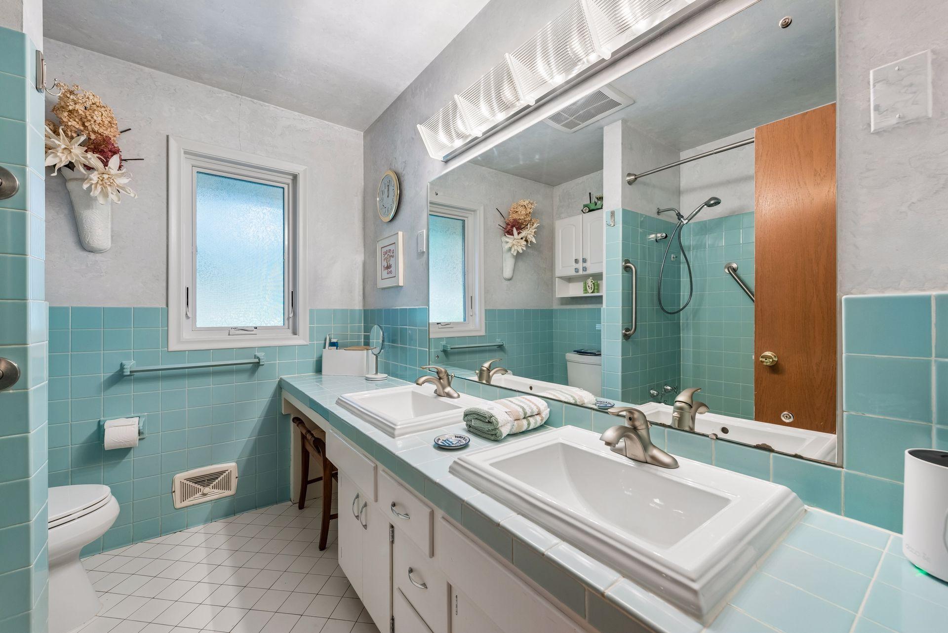 15509 Holdridge Road E Property Photo 35