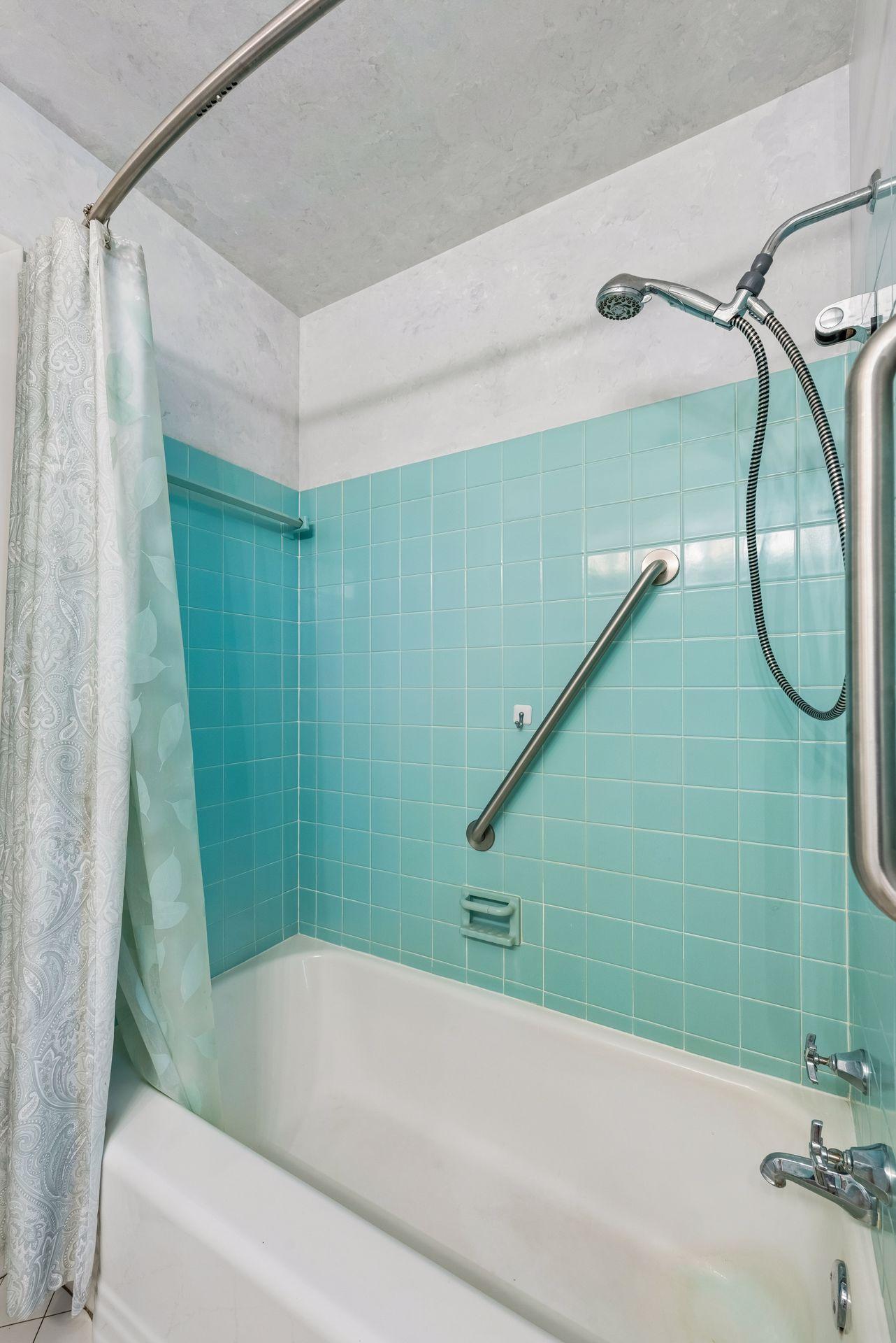 15509 Holdridge Road E Property Photo 36
