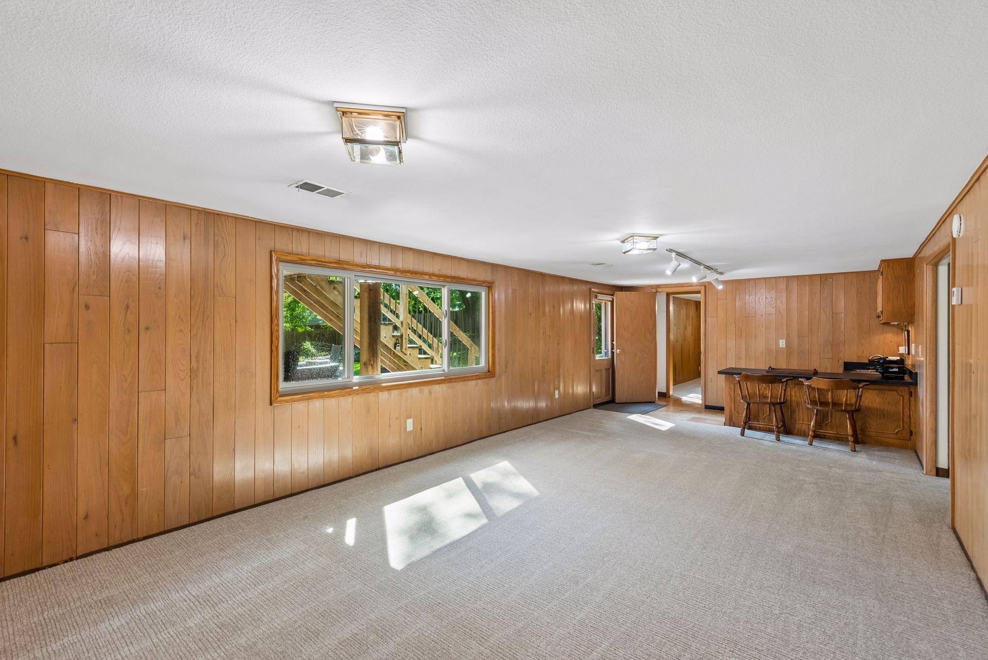 15509 Holdridge Road E Property Photo 40