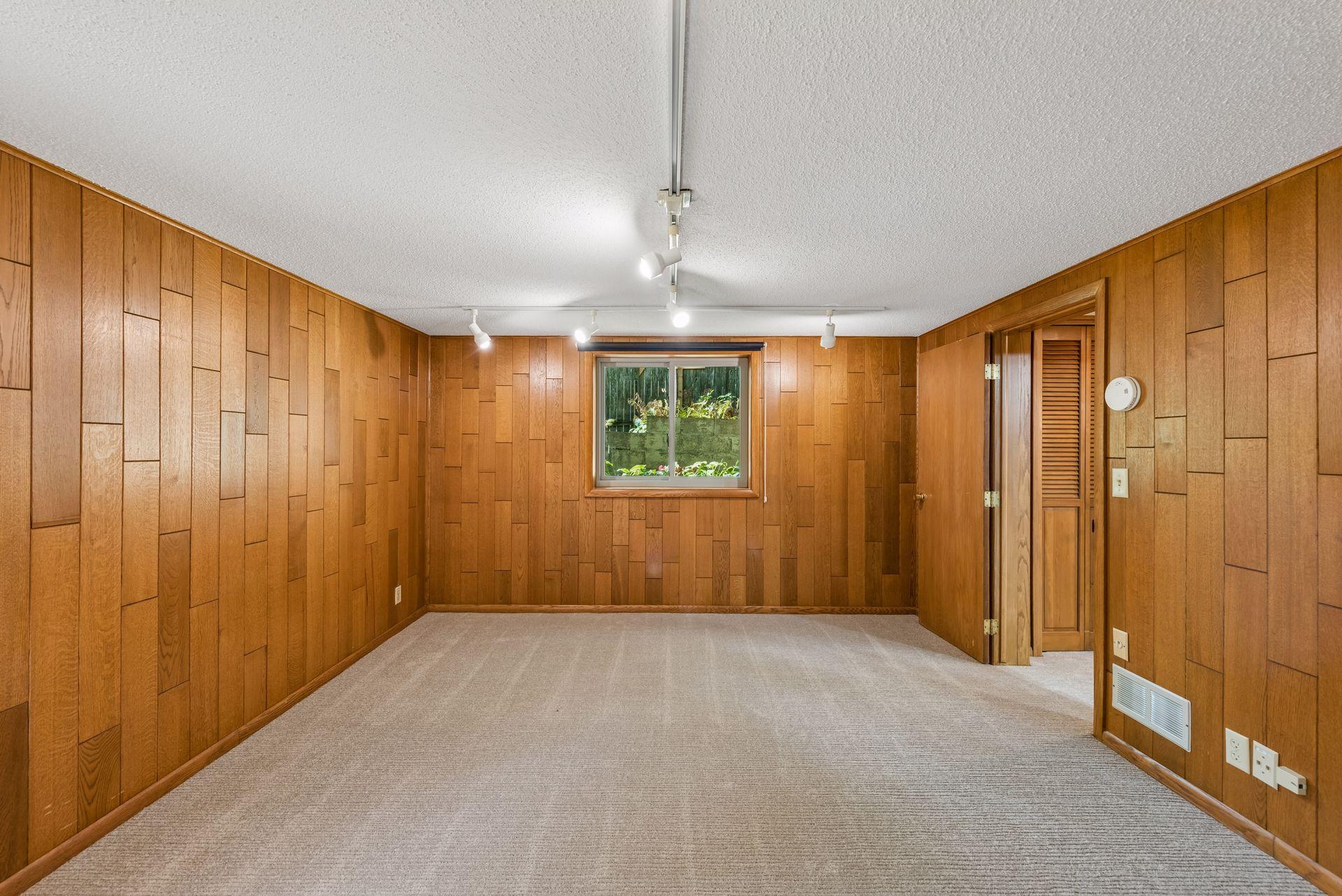 15509 Holdridge Road E Property Photo 44