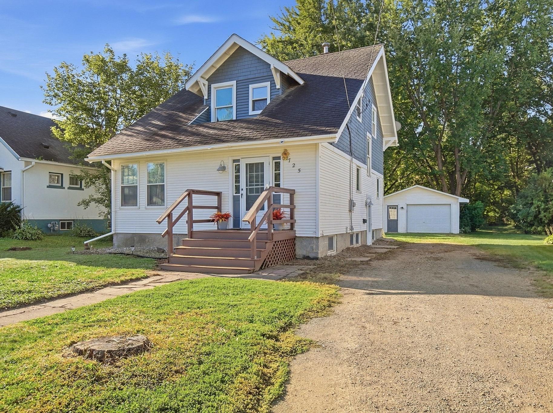 725 Home Street Property Photo 1
