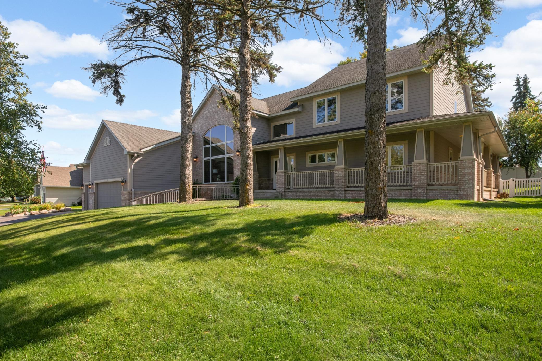 1085 Parkview Lane Property Photo 1
