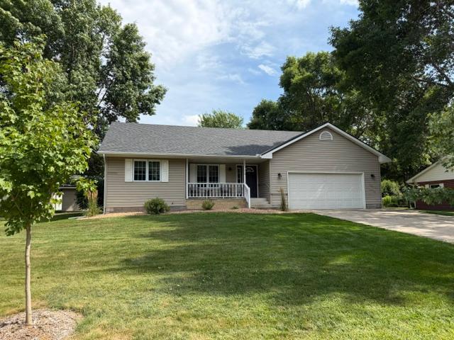 714 E Crescent Lane Property Photo 1