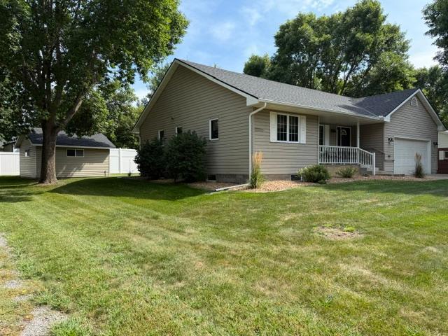 714 E Crescent Lane Property Photo 2