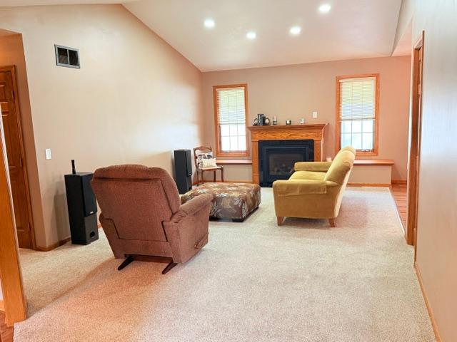714 E Crescent Lane Property Photo 7