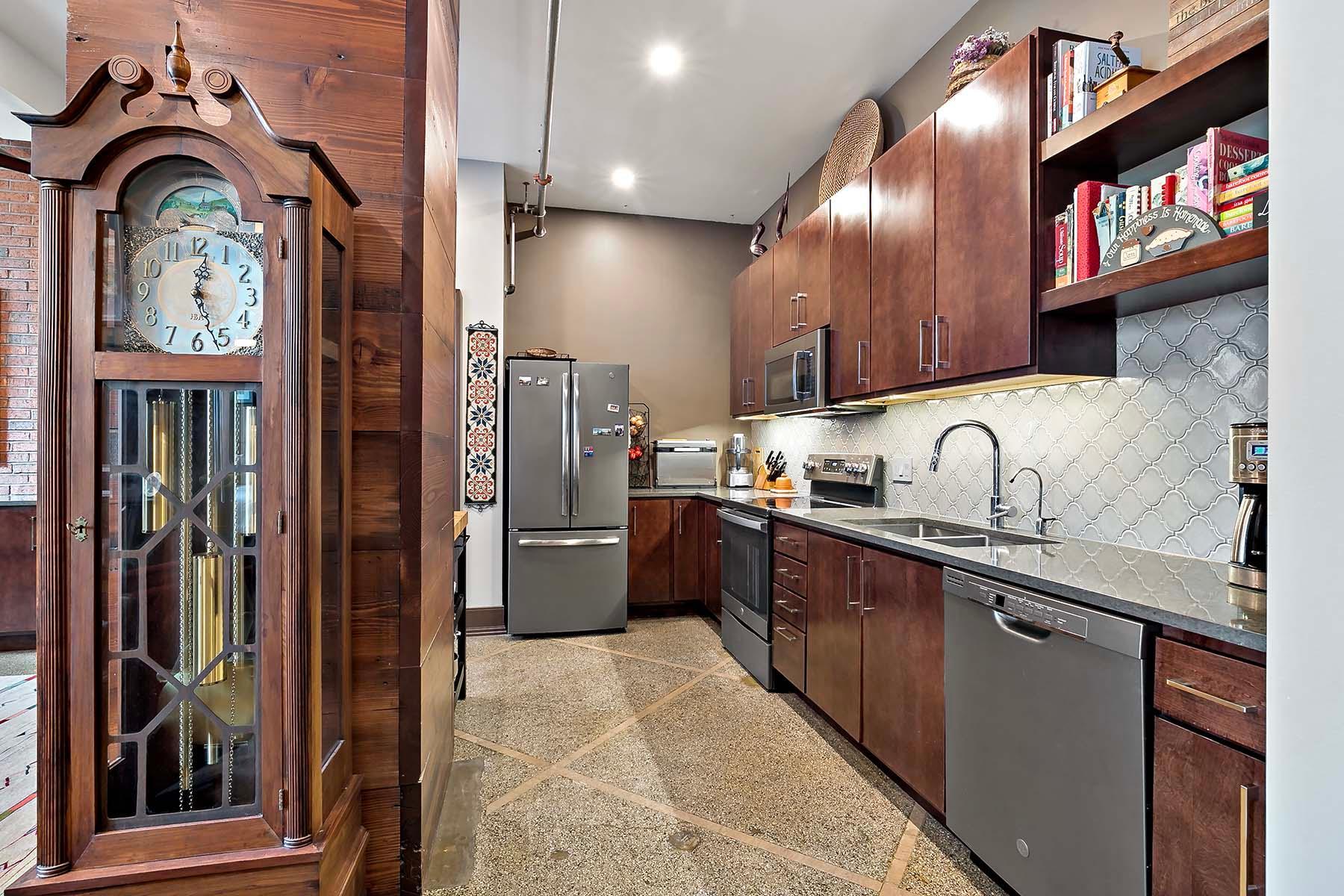 350 Saint Peter Street 606 Property Photo 12