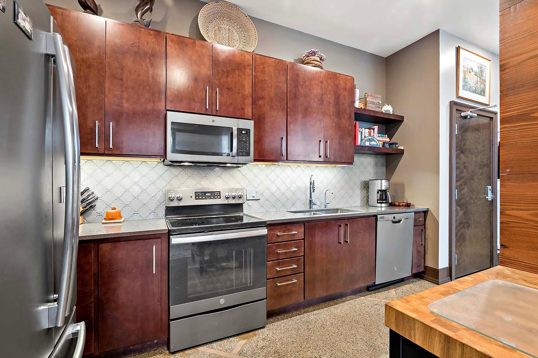 350 Saint Peter Street 606 Property Photo 13