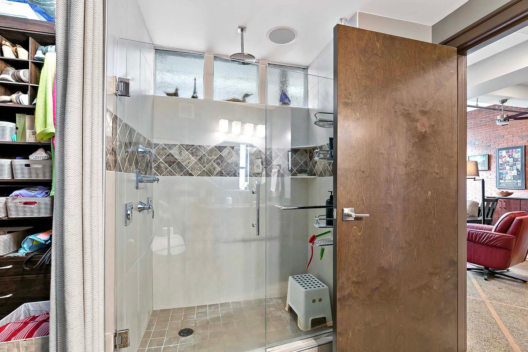 350 Saint Peter Street 606 Property Photo 25