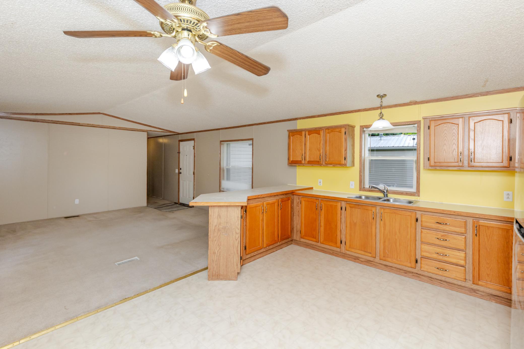 21 Horseshoe Bend Property Photo 20