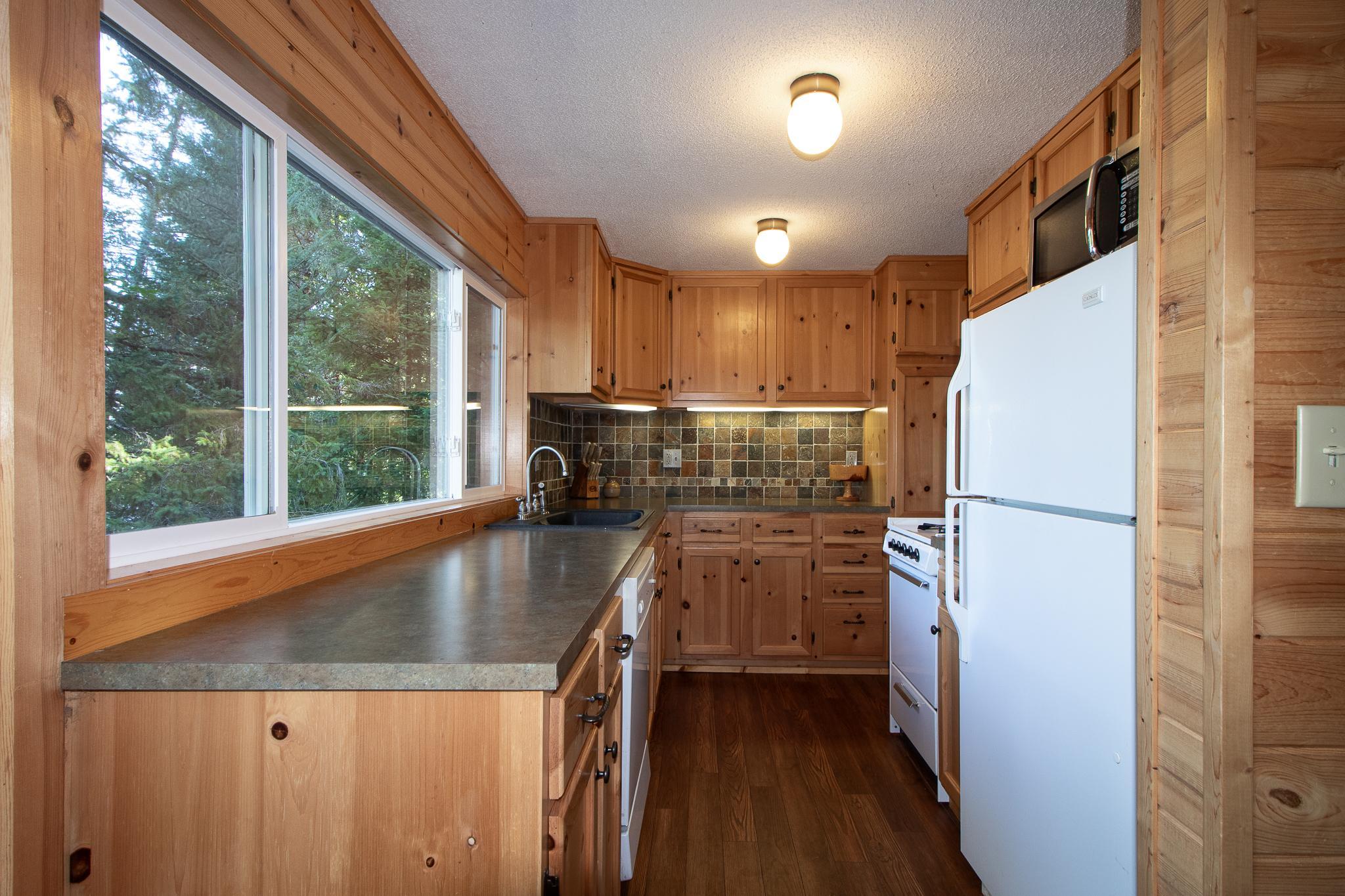 7120 Quentin Road Ne Property Photo 17