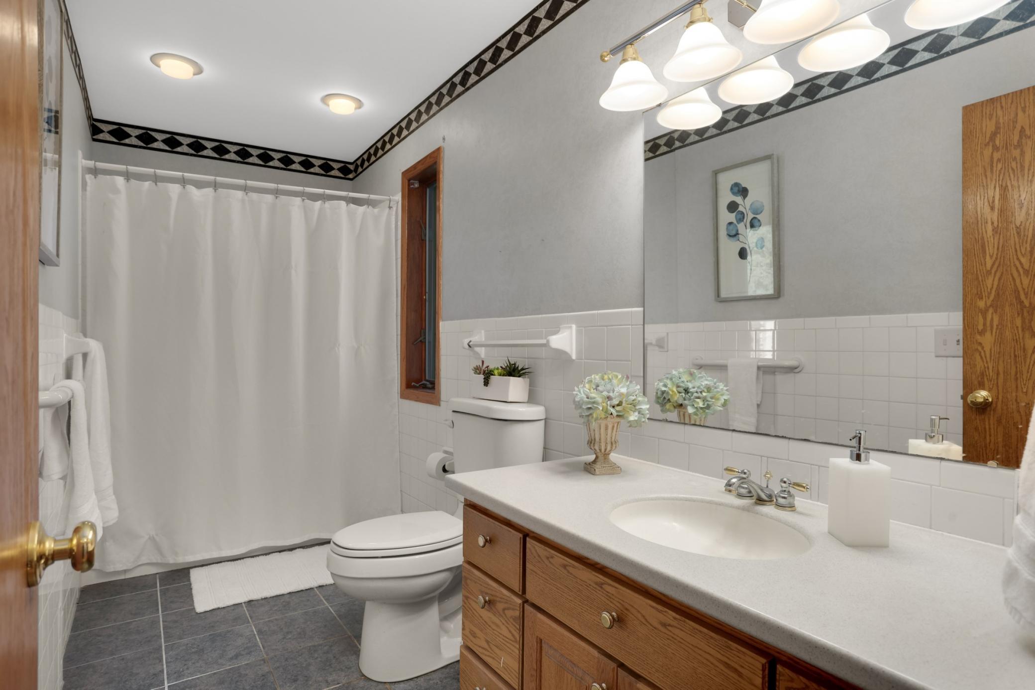 404 15th Street W Property Photo 16