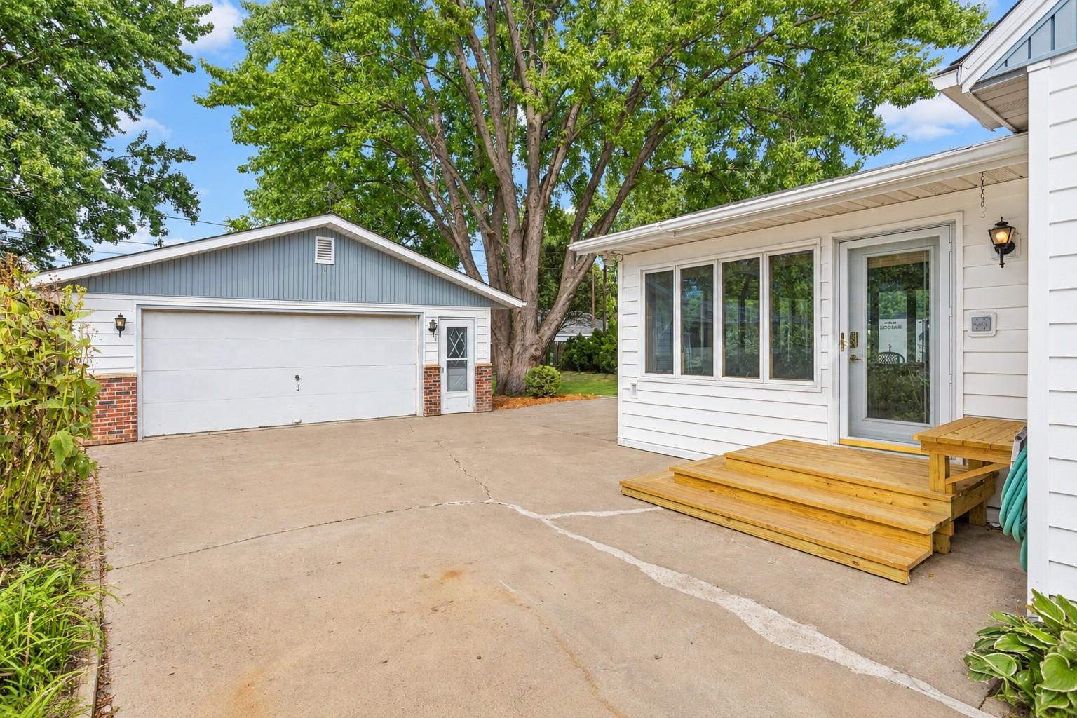 404 15th Street W Property Photo 27