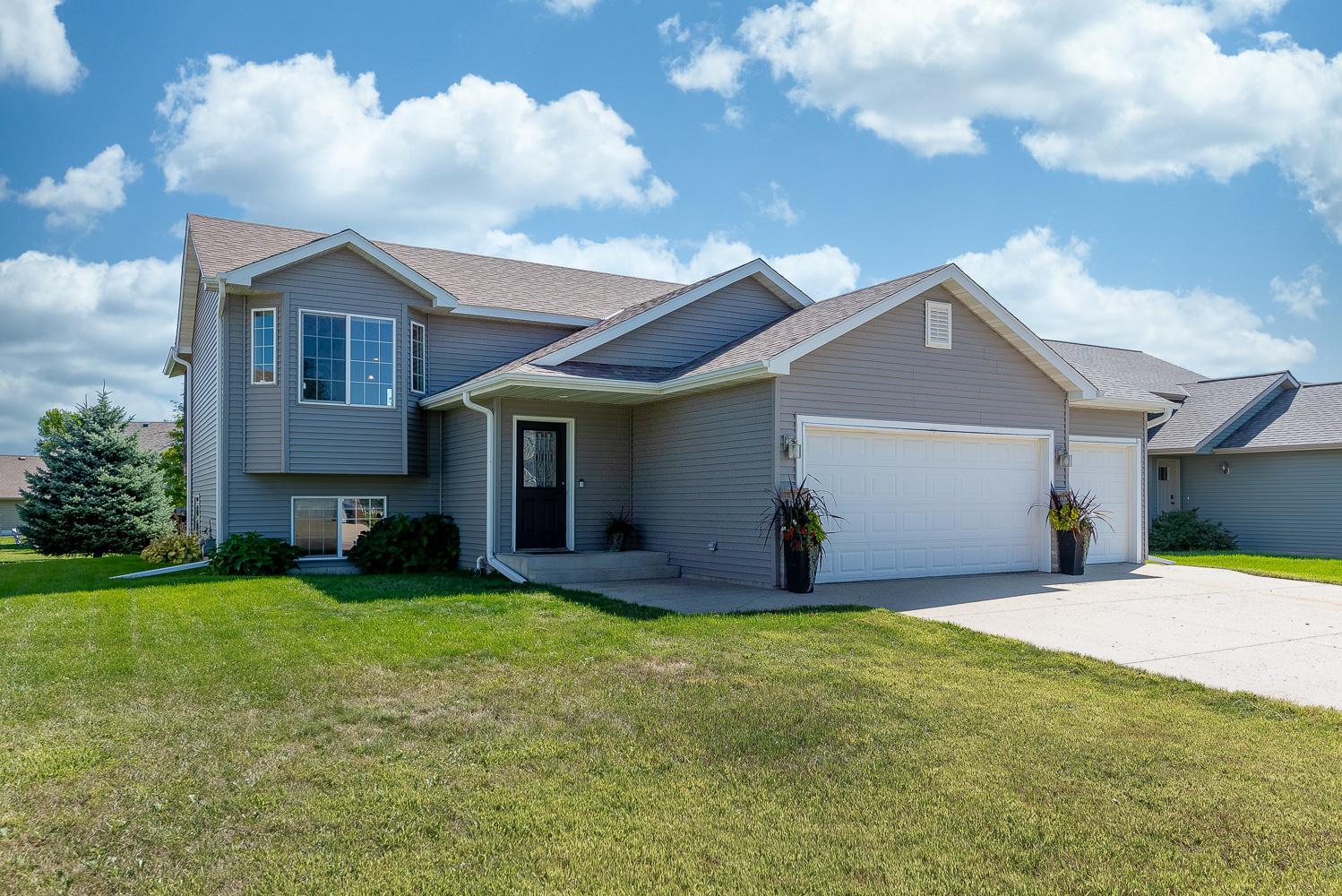 109 Pinehurst Drive Property Photo 1