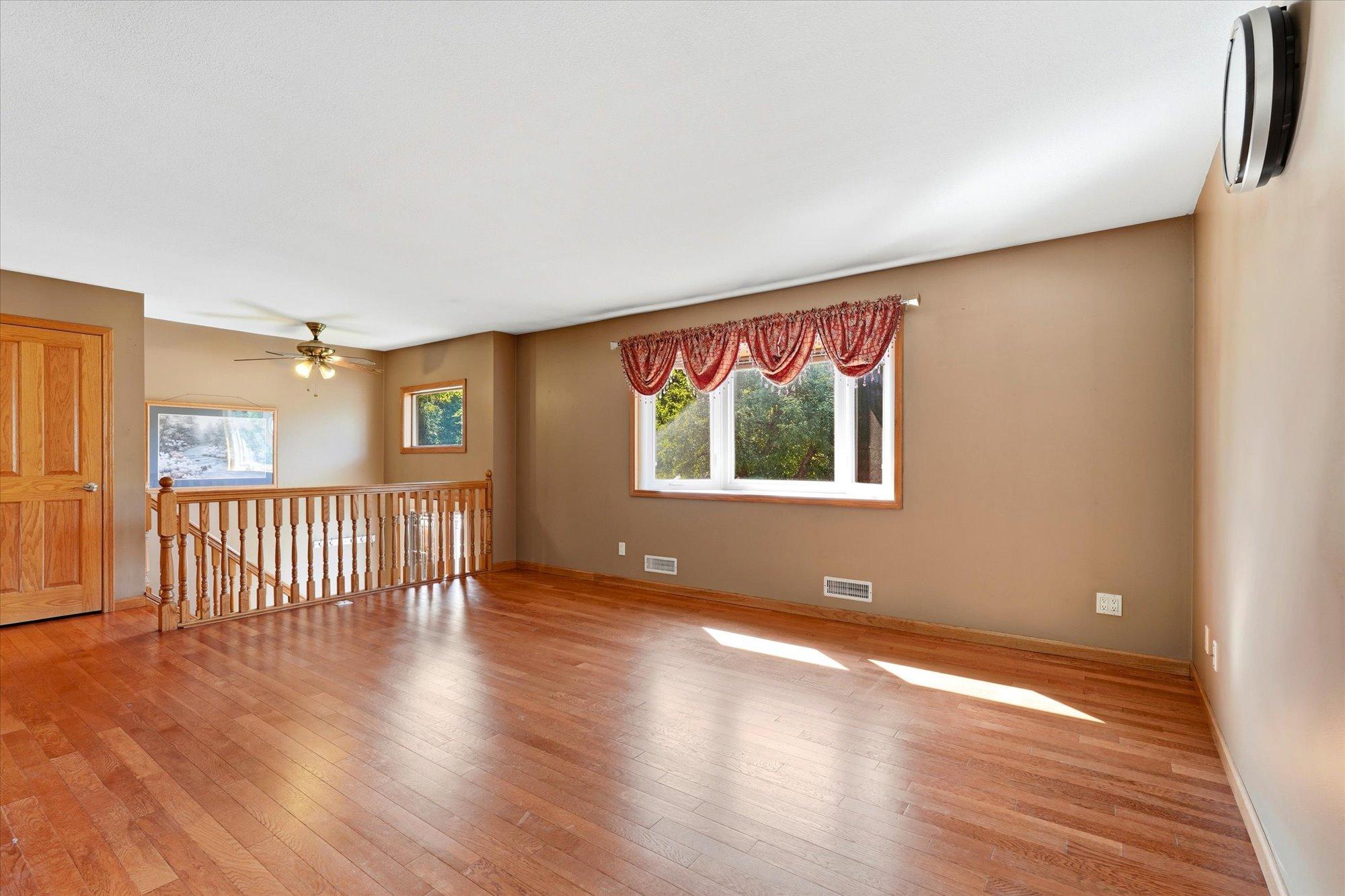 1721 Deerwood Drive Property Photo 5