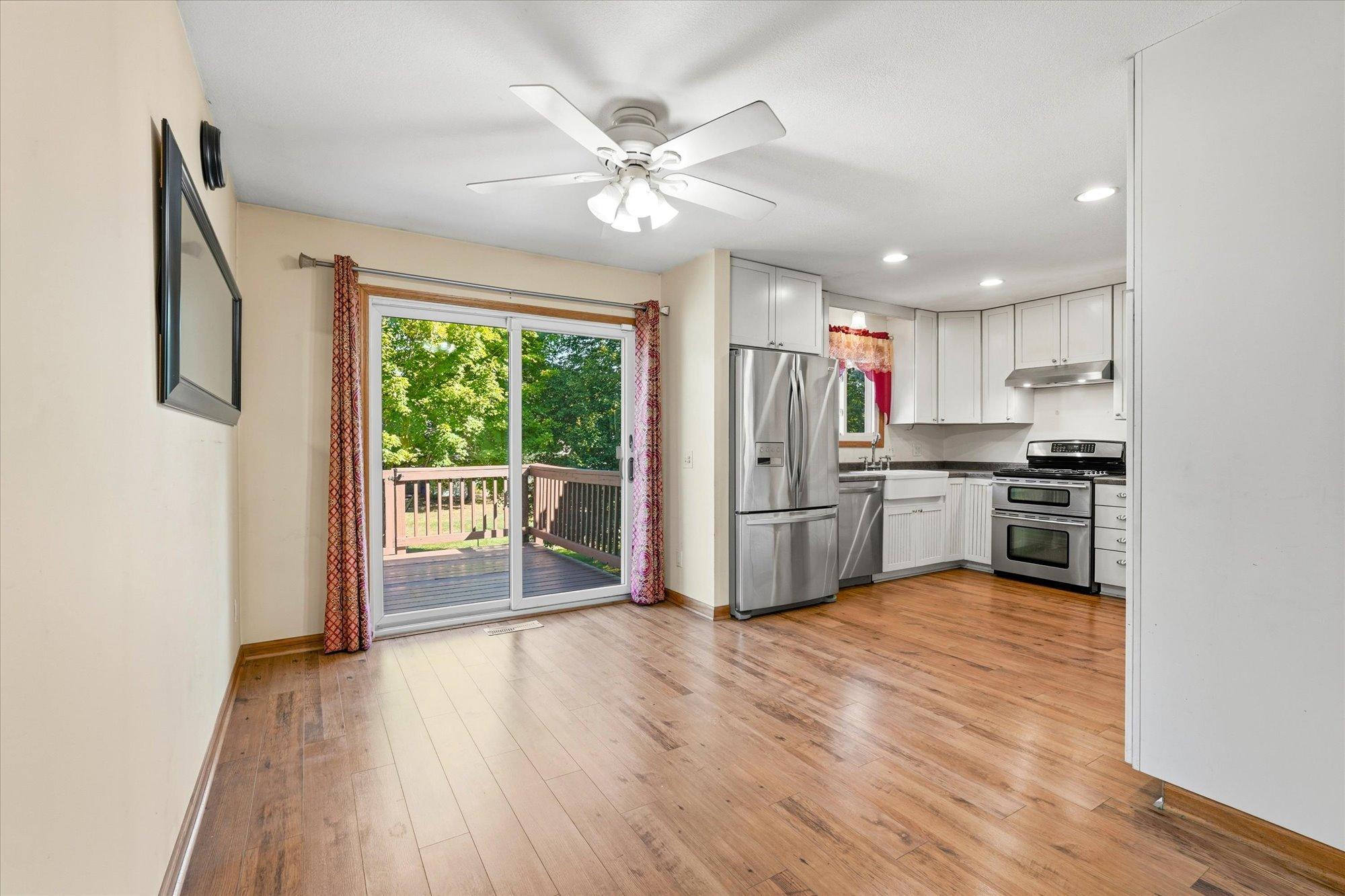 1721 Deerwood Drive Property Photo 12
