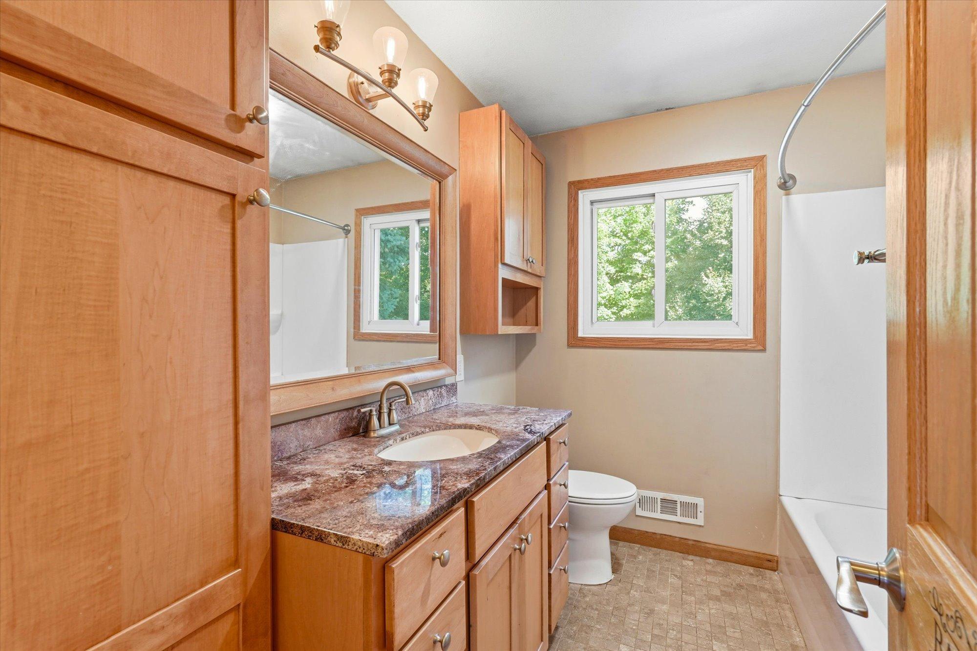 1721 Deerwood Drive Property Photo 23