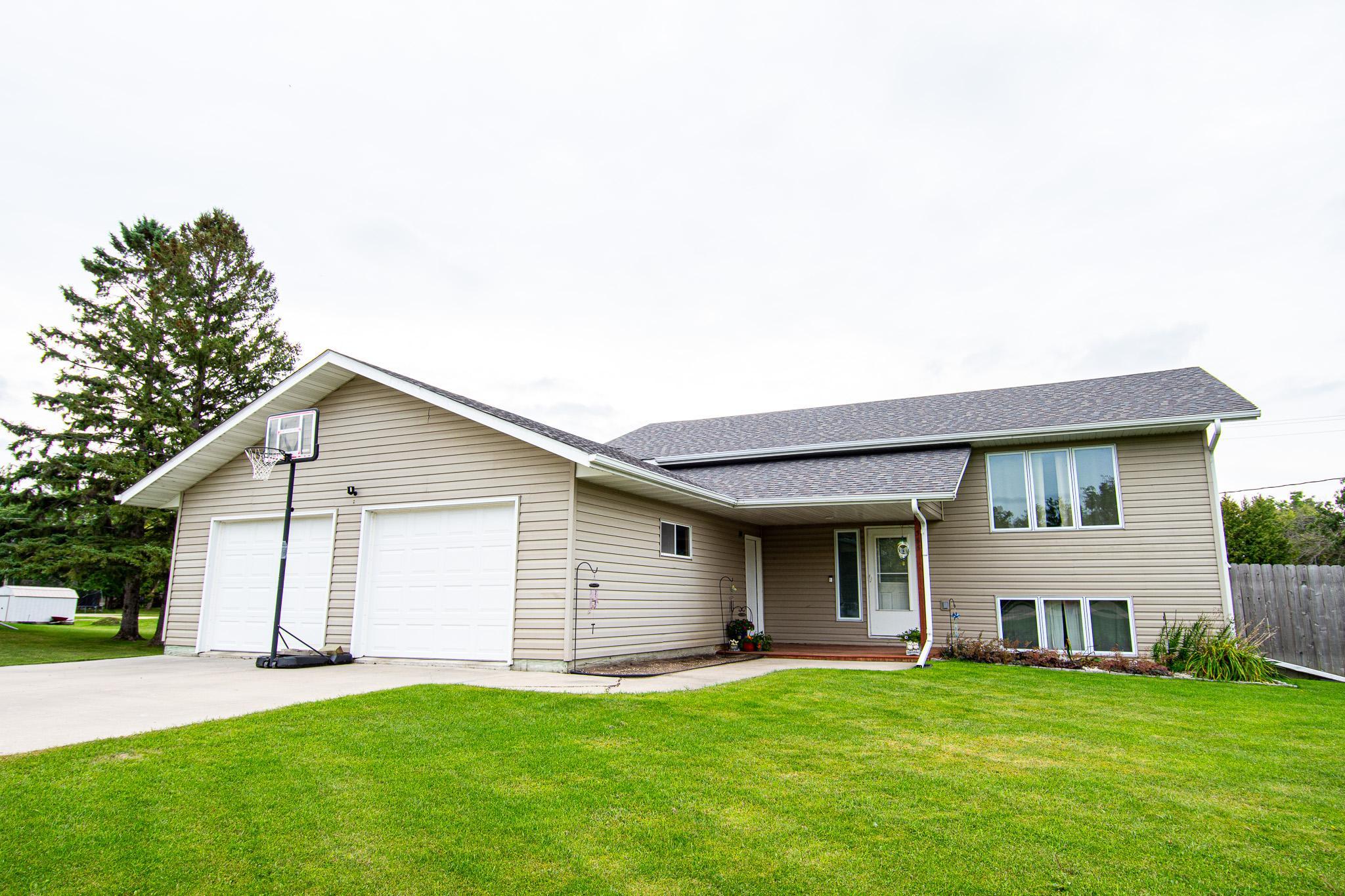 365 Healy Avenue W Property Photo 1